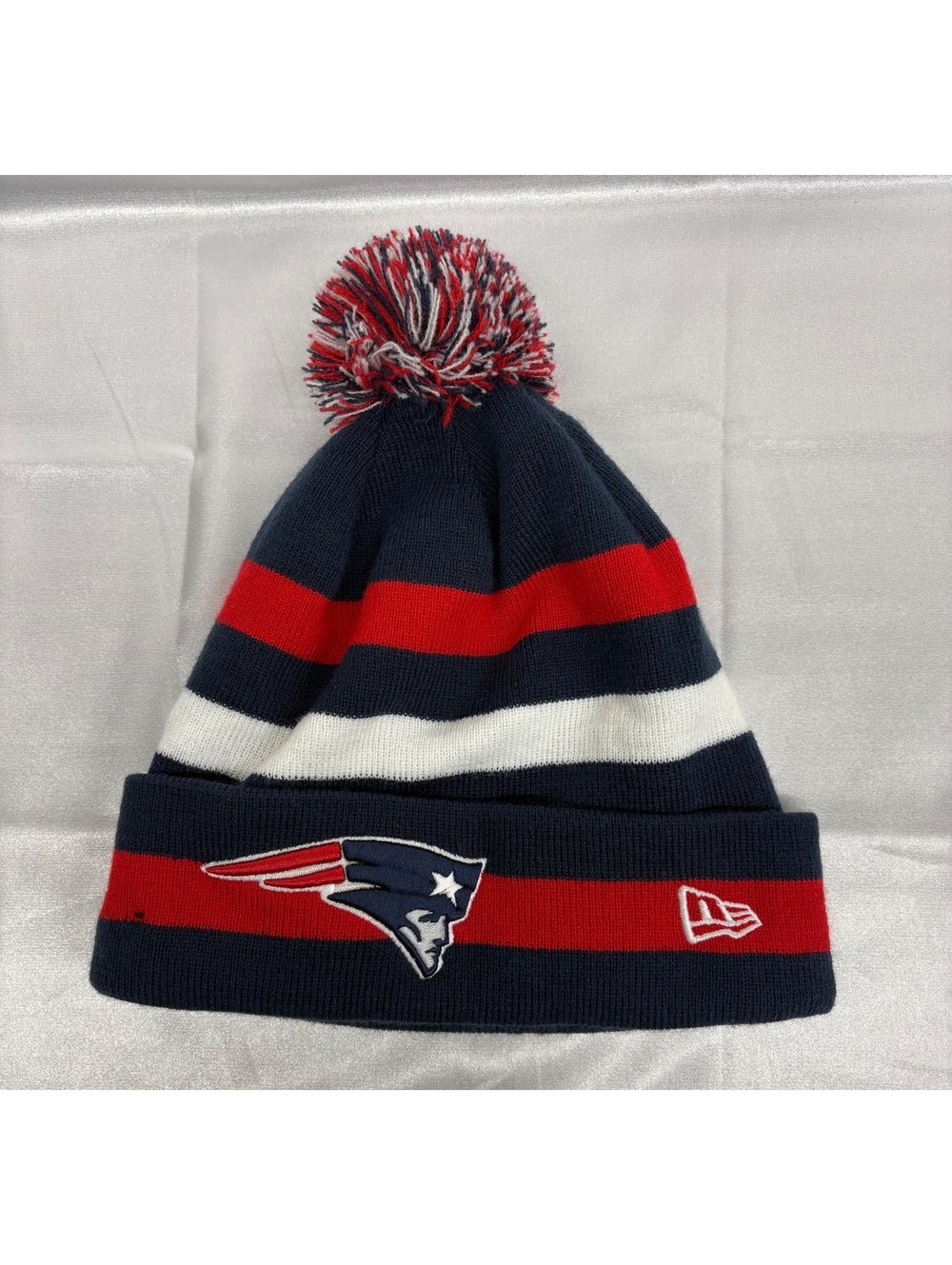 New England Patriots NFL New Era Sideline Sport Pom Cuffed Knit Beanie Hat NWOT